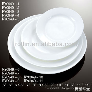 Plaque plate ronde en porcelaine blanche